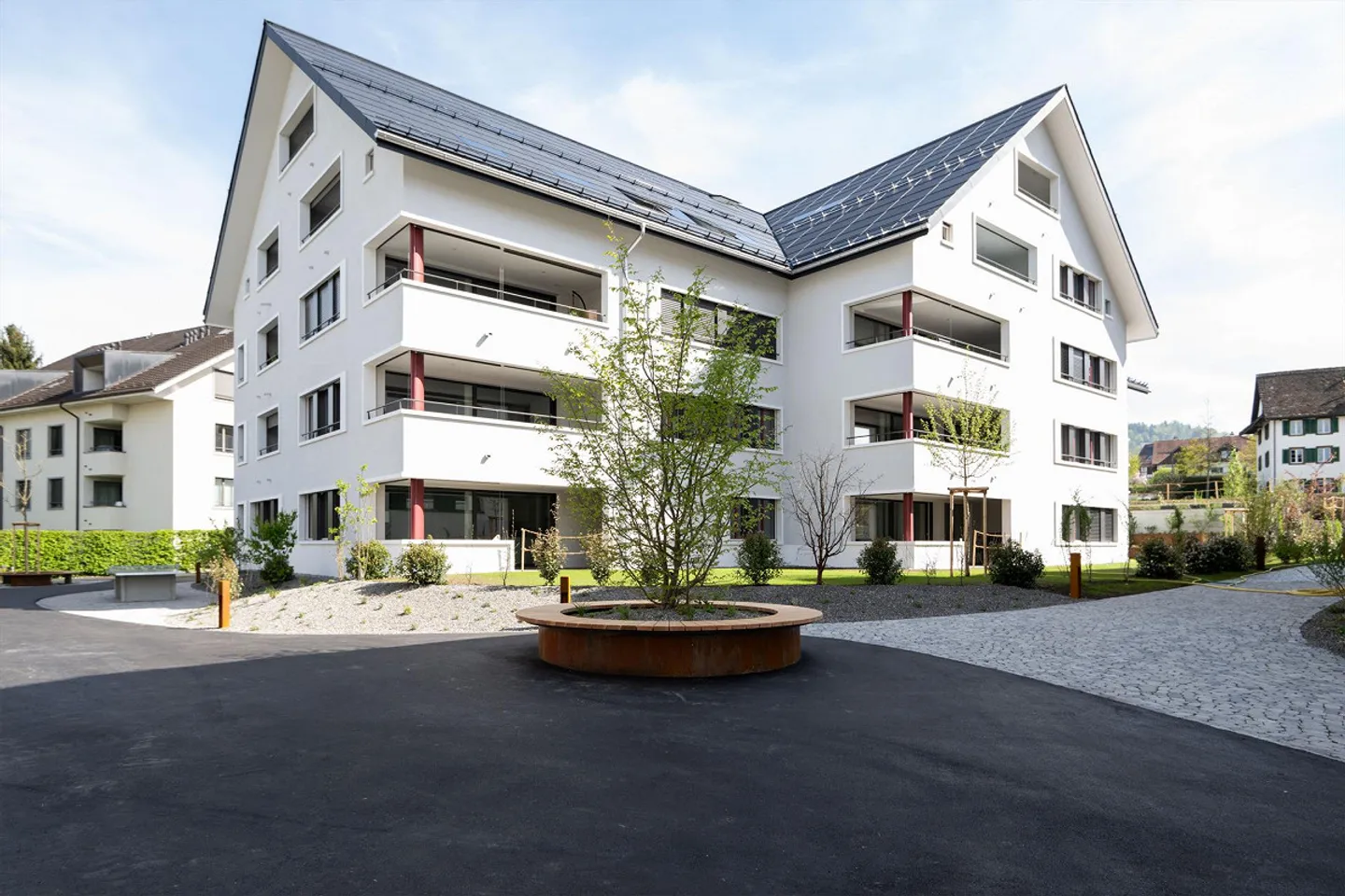 4.5-Zimmer-Wohnung im Erdgeschoss mit privatem Gartenbereich - Foto 2 von 9