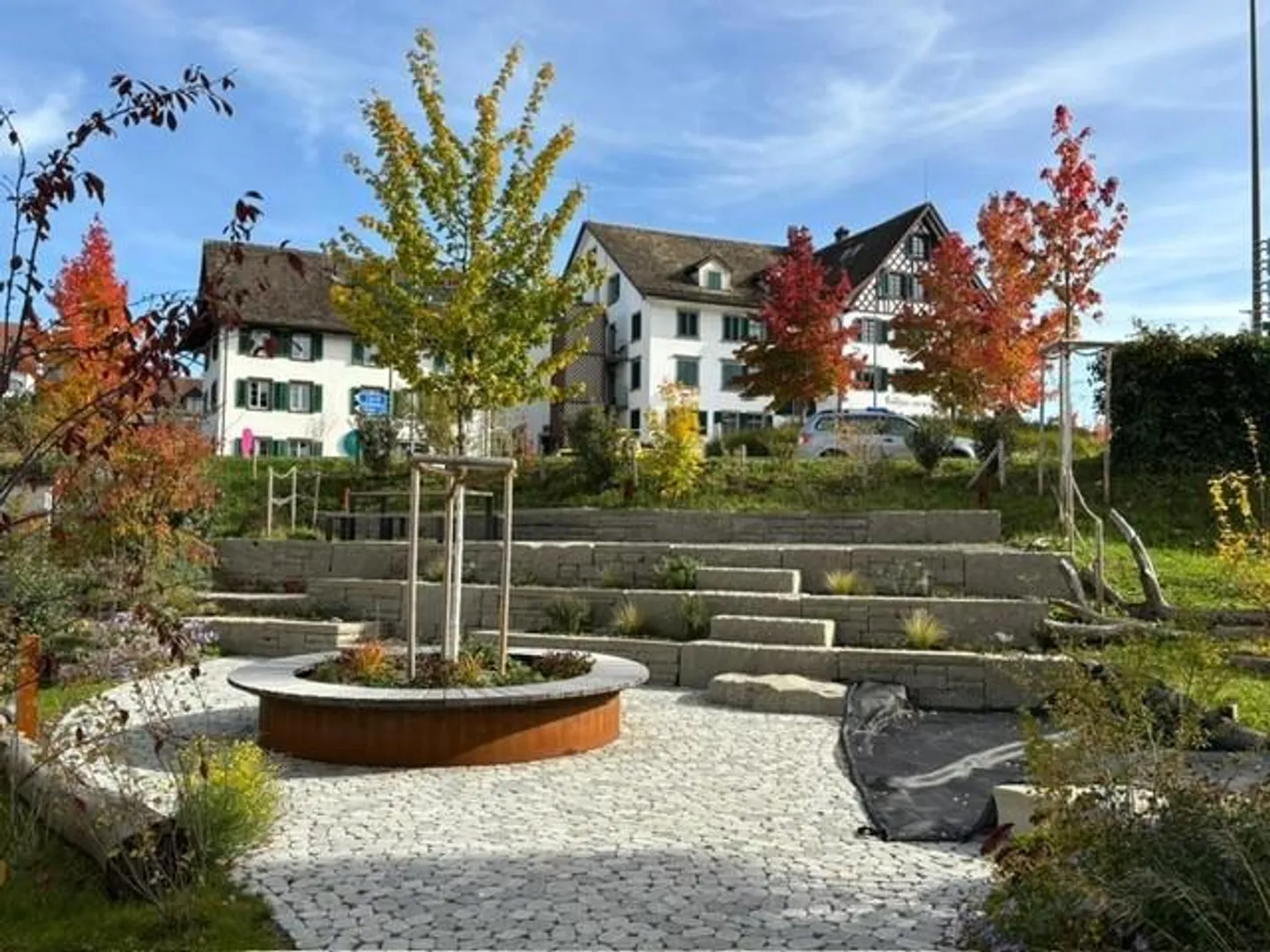 4.5-Zimmer-Wohnung im Erdgeschoss mit privatem Gartenbereich - Foto 3 von 9