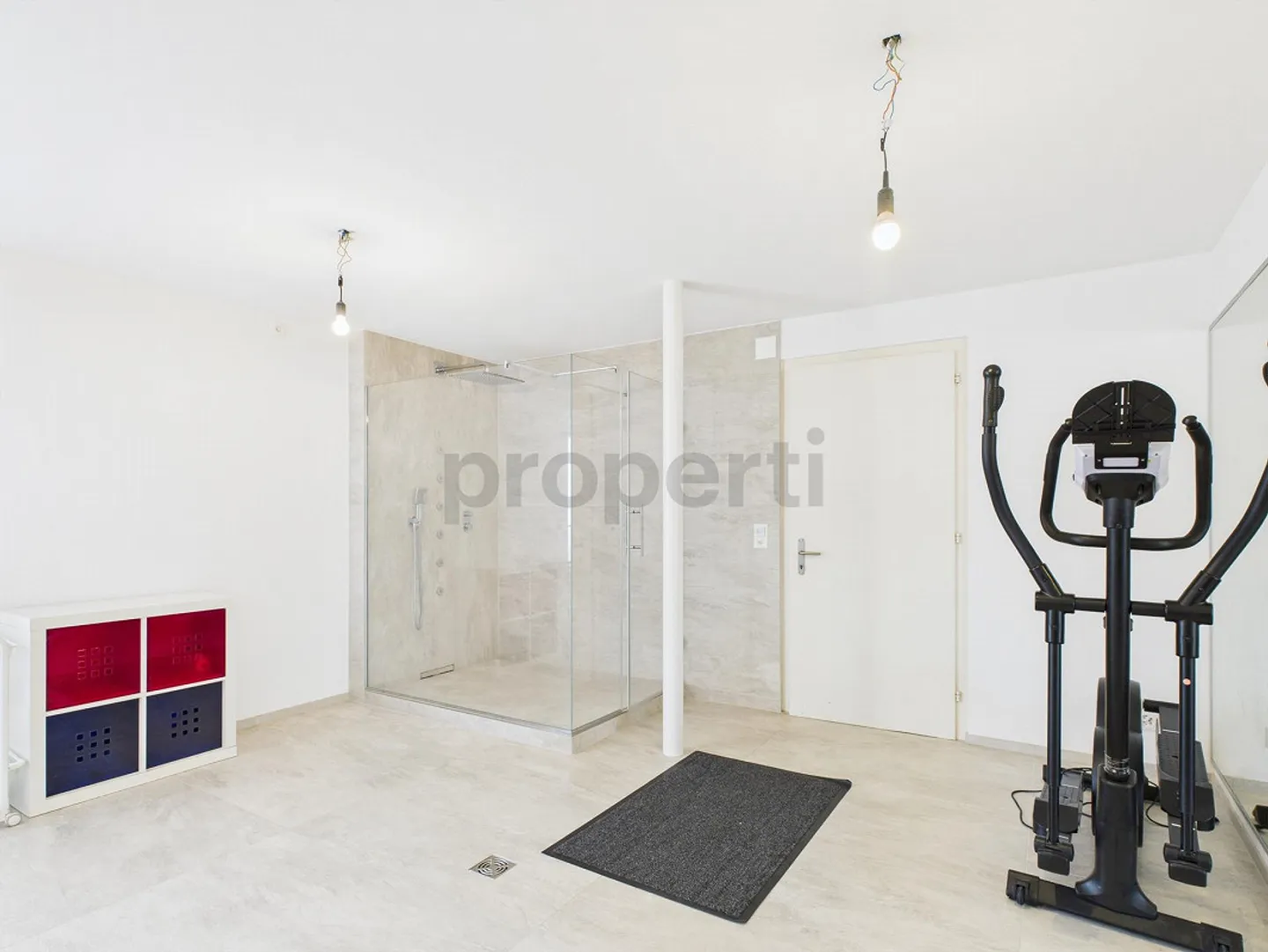 Gioiello architettonico con ampio spazio abitativo e caratteristiche uniche - Foto 11 di 14