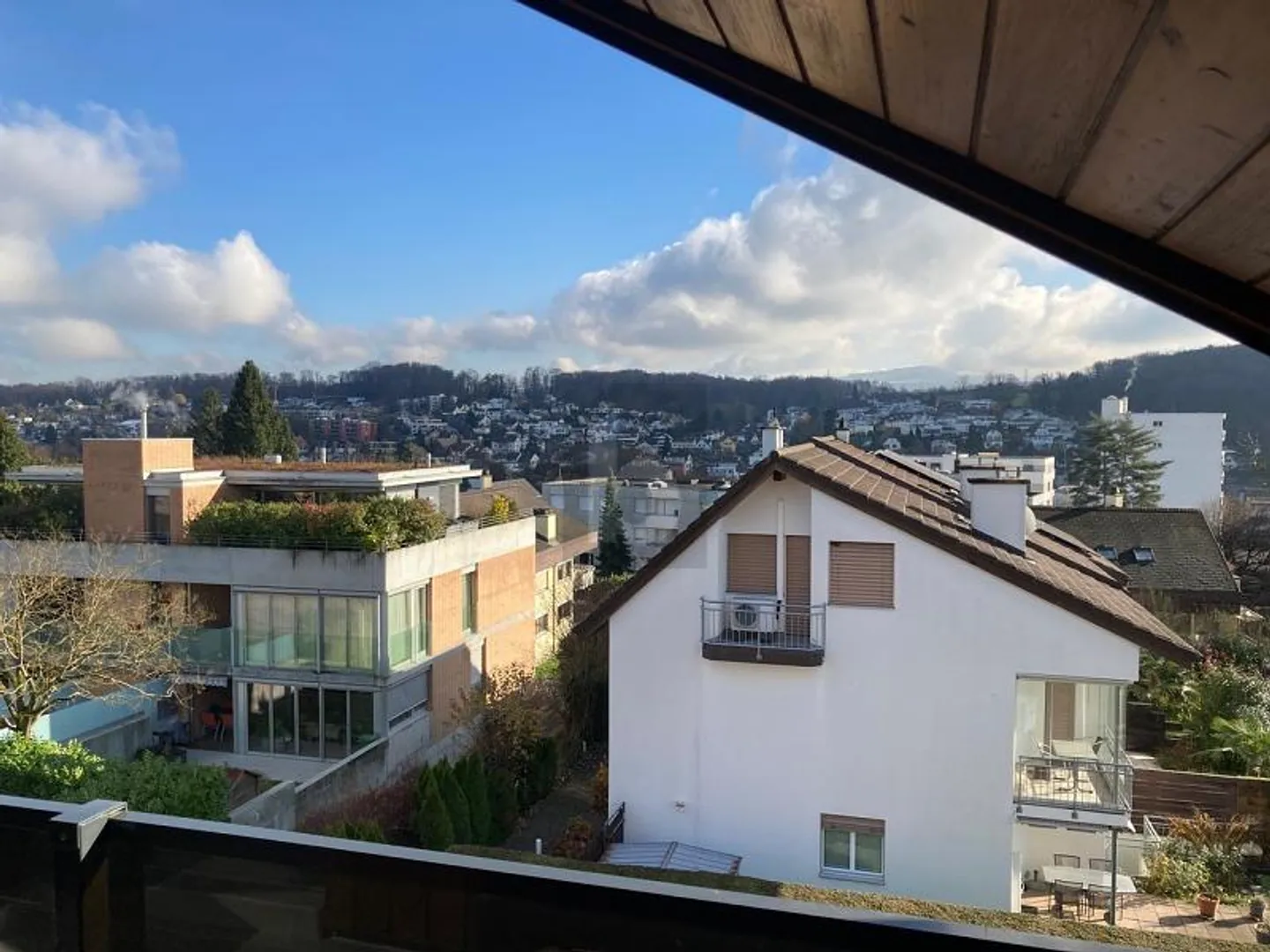 Charming, centrally located apartment with a view - Photo 5 of 6