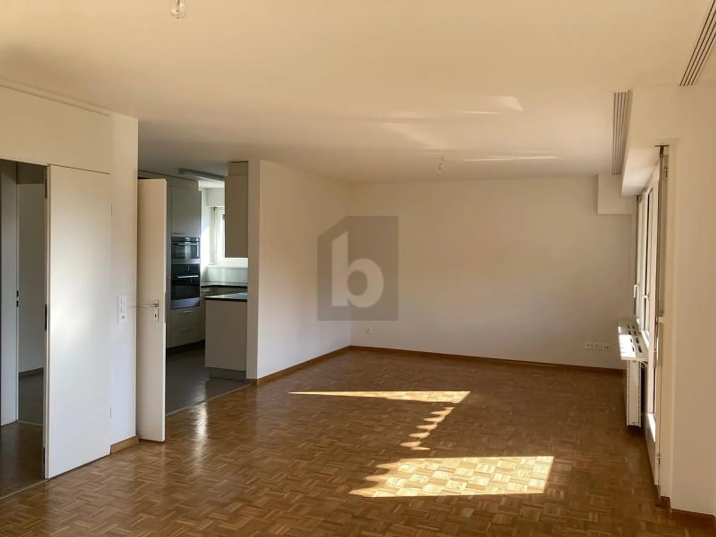 Charming, centrally located apartment with a view - Photo 2 of 6