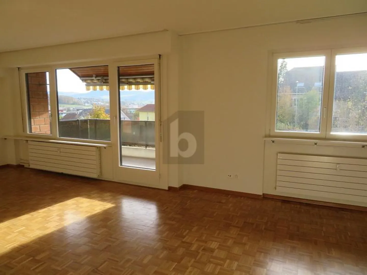 Charming, centrally located apartment with a view - Photo 3 of 6