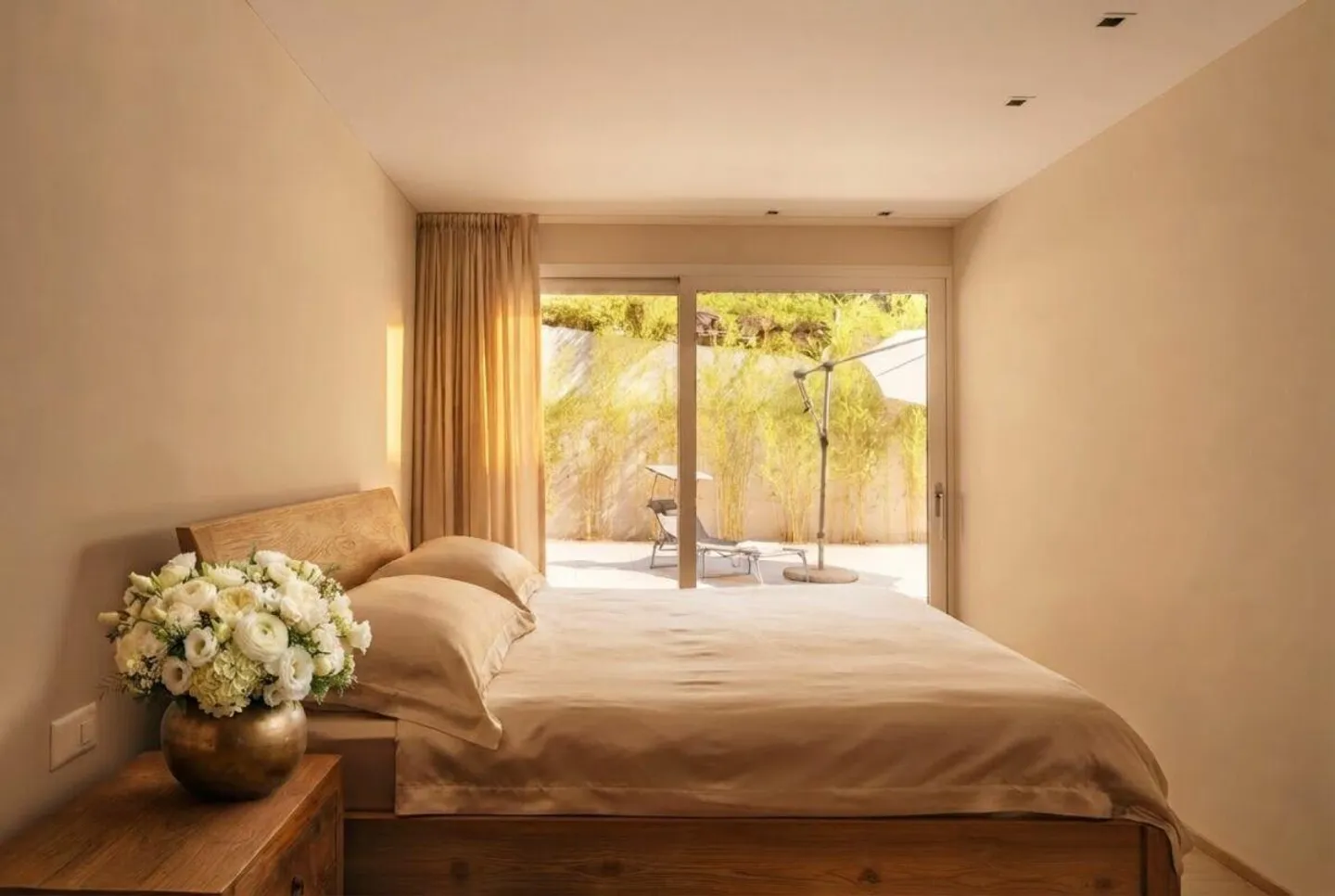 Generoso 3.5 rooms with lake view, 2 large terraces and outdoor pool - Photo 10 of 19