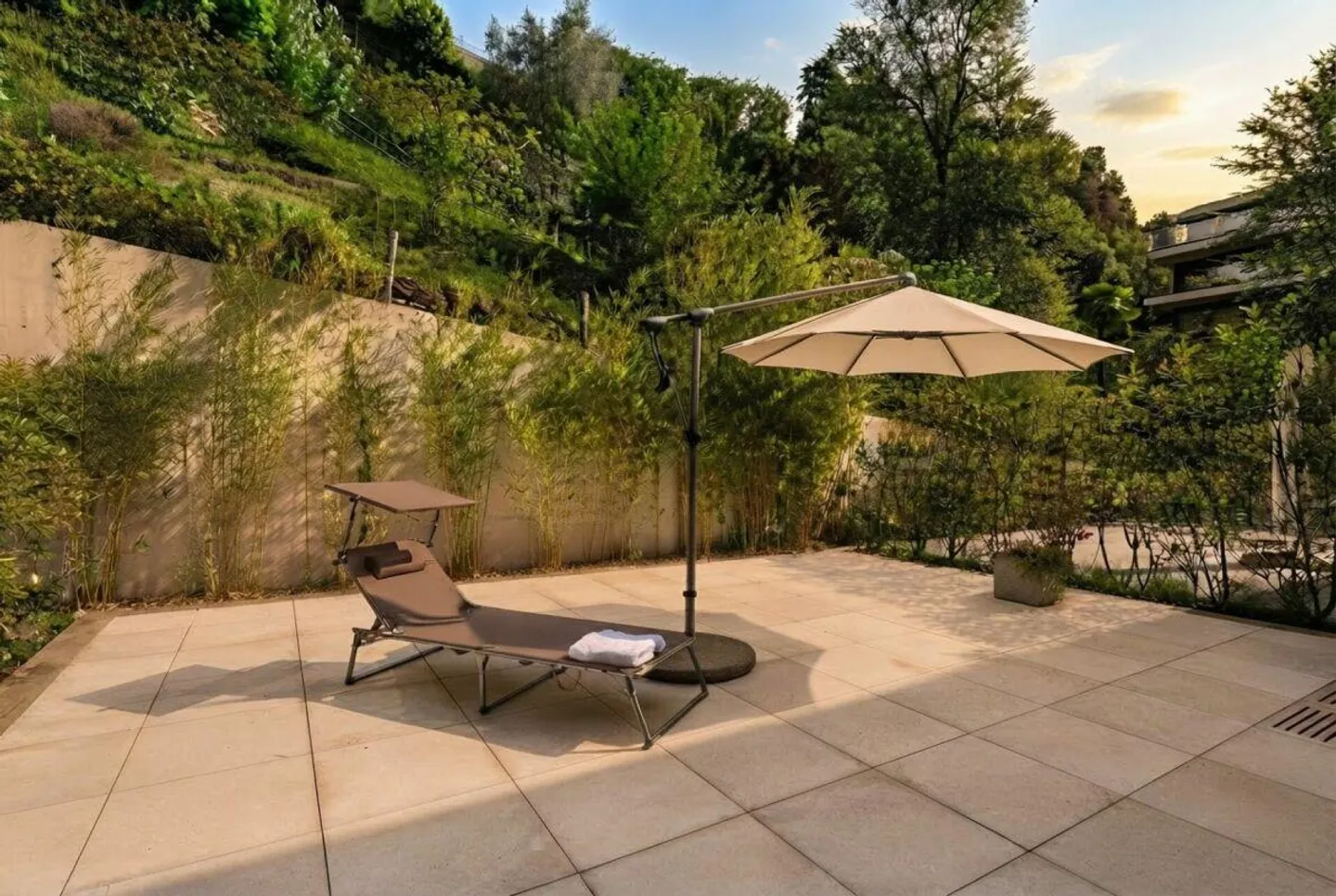 Generoso 3.5 rooms with lake view, 2 large terraces and outdoor pool - Photo 14 of 19