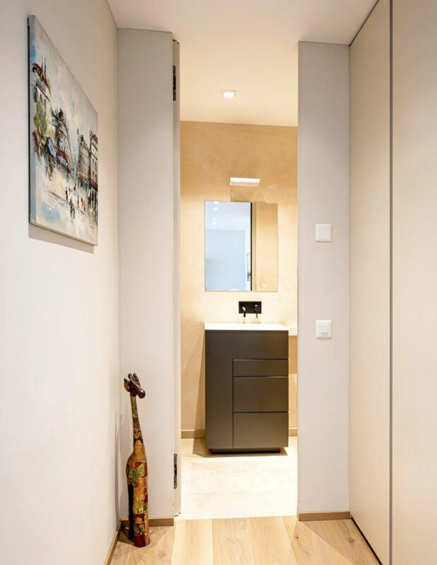 Generoso 3.5 rooms with lake view, 2 large terraces and outdoor pool - Photo 15 of 19