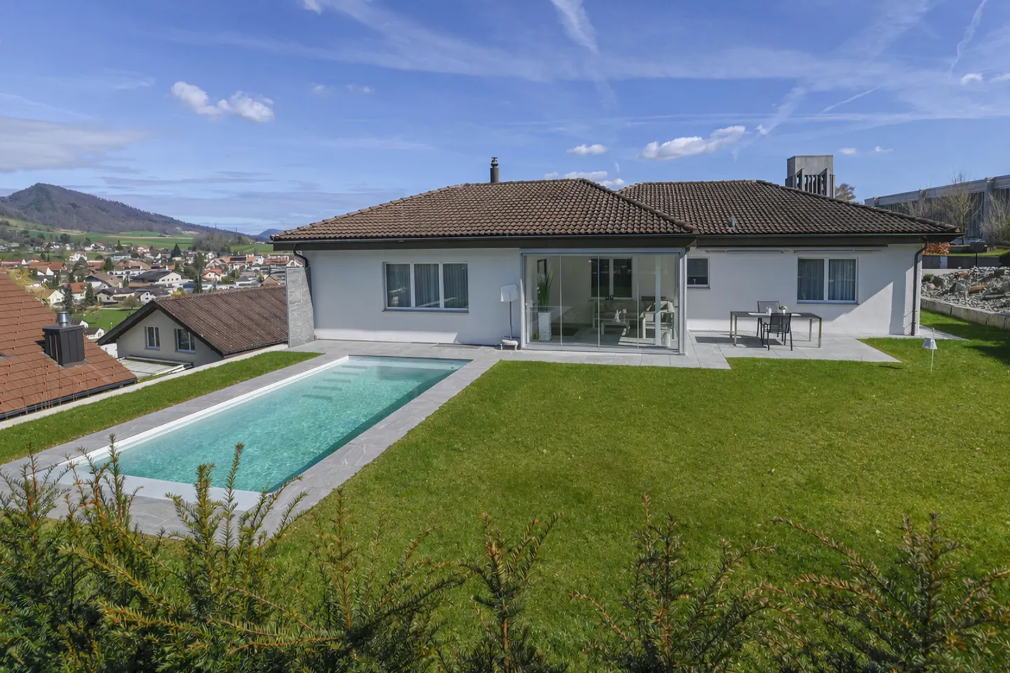 Une maison comme un sou neuf - Photo 2 sur 10