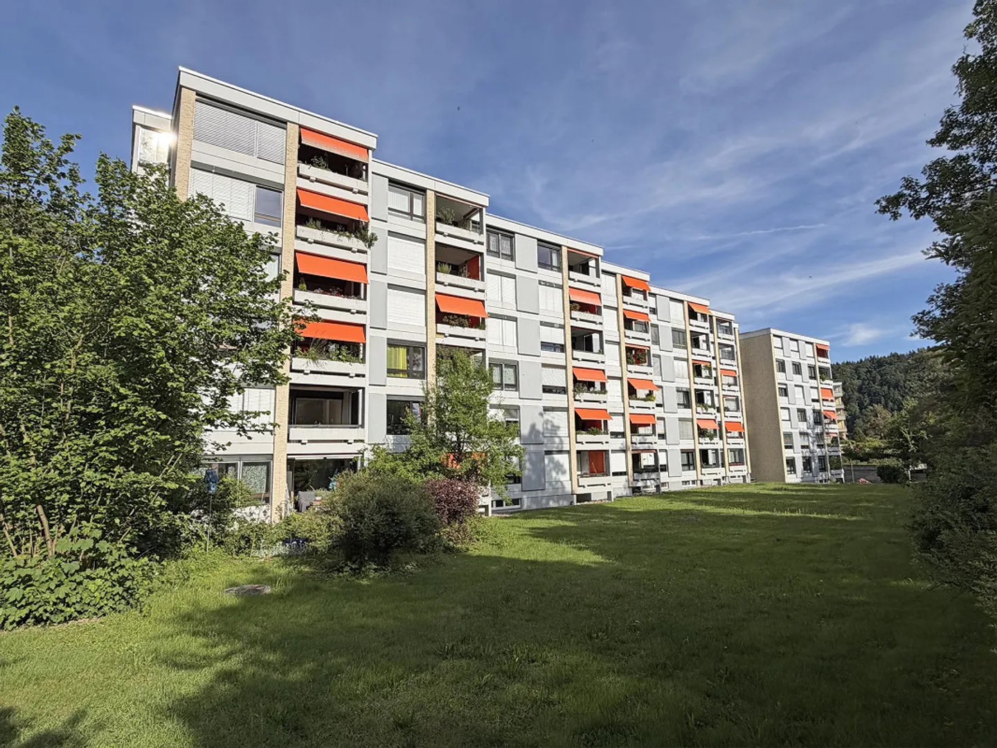 Spacious 5.5-room apartment in a quiet location with beautiful views - Photo 1 of 28