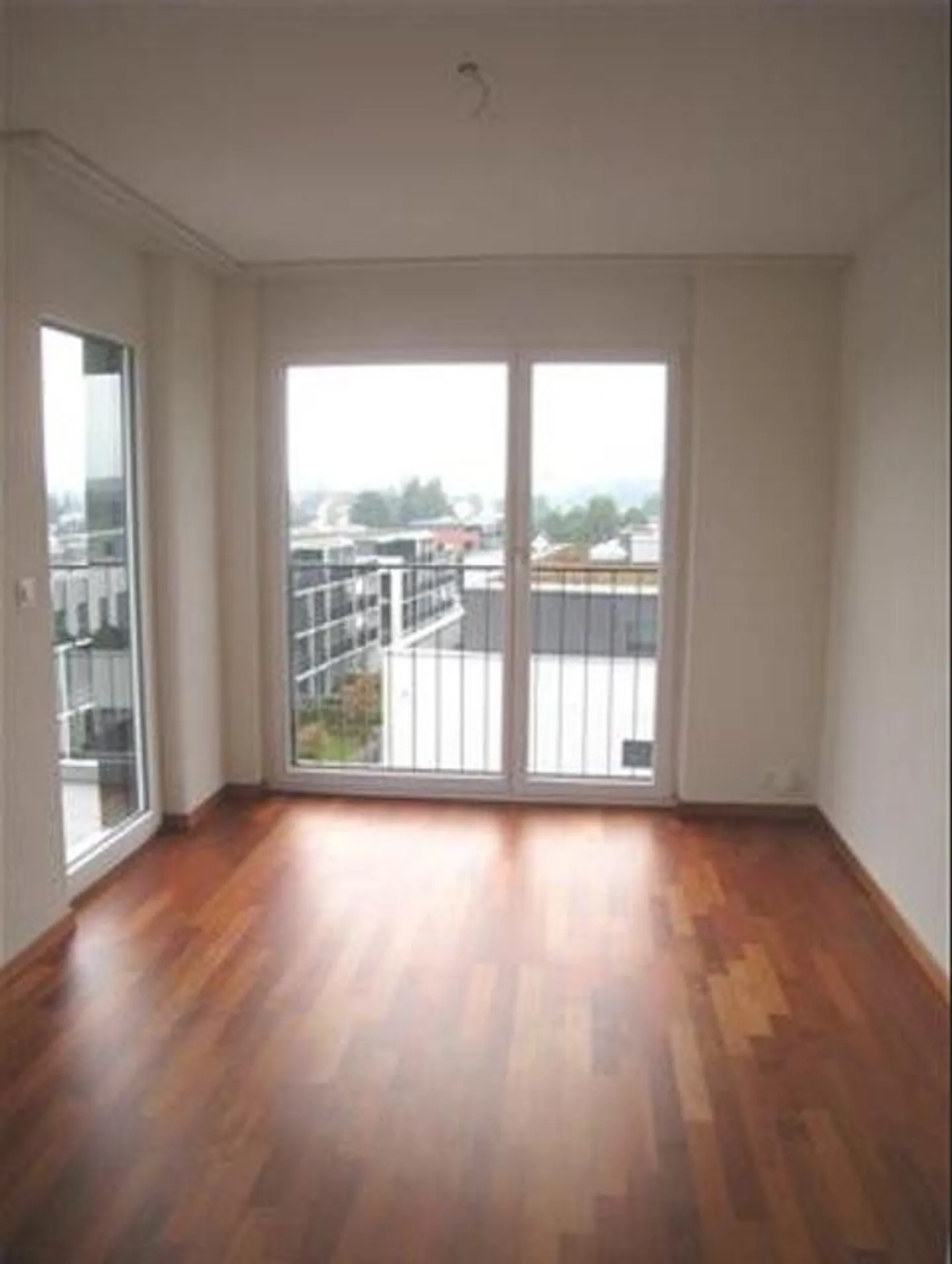 Appartamento moderno di 3,5 locali in affitto a Nänikon - Foto 4 di 7