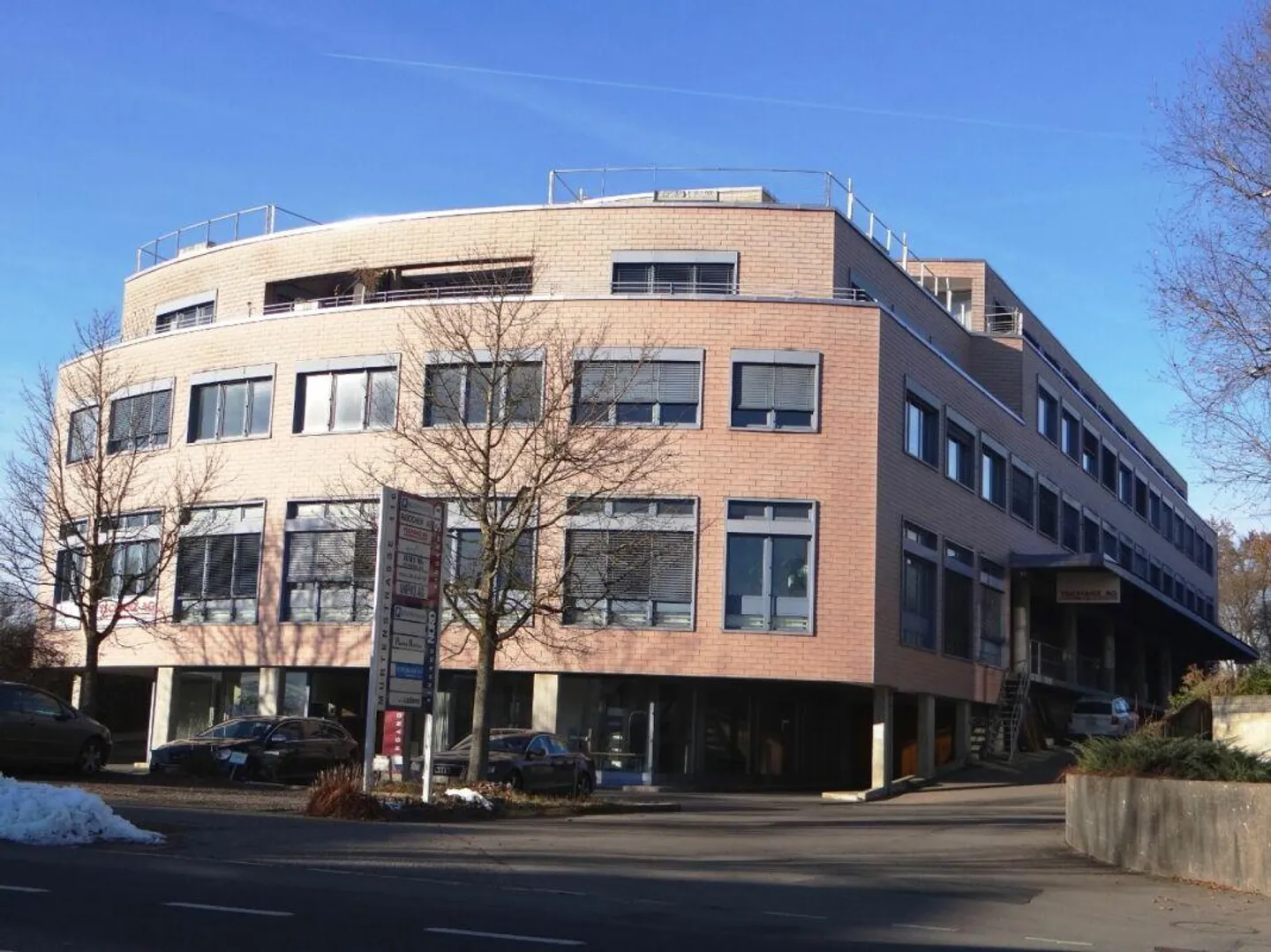 Geräumige Bürofläche mit Alpensicht - Foto 9 von 11