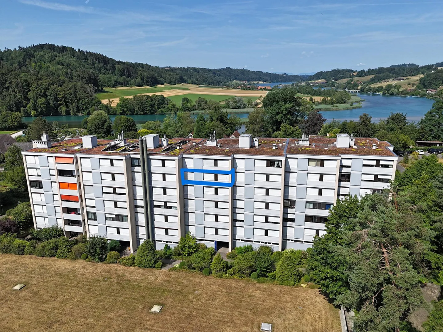 Spacious 5.5-room apartment in a quiet location with beautiful views - Photo 3 of 28