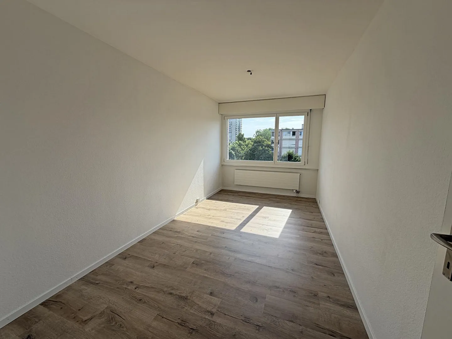 Spacious 5.5-room apartment in a quiet location with beautiful views - Photo 10 of 28
