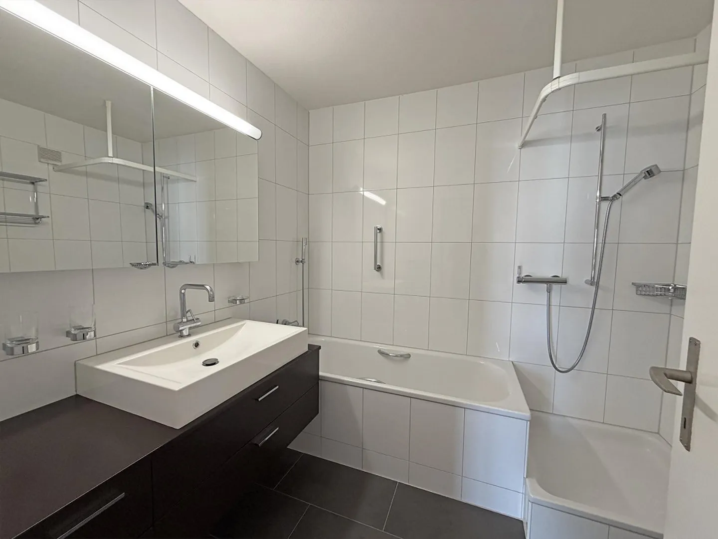 Spacious 5.5-room apartment in a quiet location with beautiful views - Photo 14 of 28