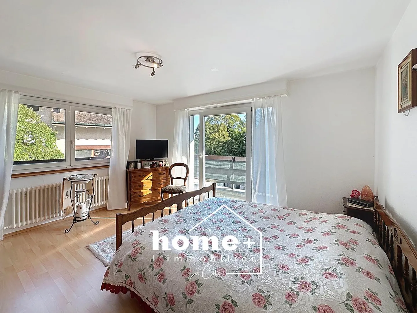 Exclusively - Large 180 m² apartment with private garden, terrace and b - Photo 6 of 9
