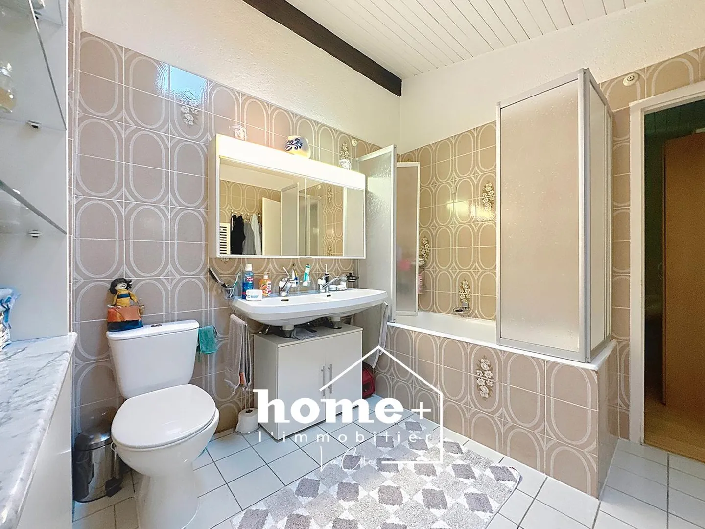 Exclusively - Large 180 m² apartment with private garden, terrace and b - Photo 9 of 9