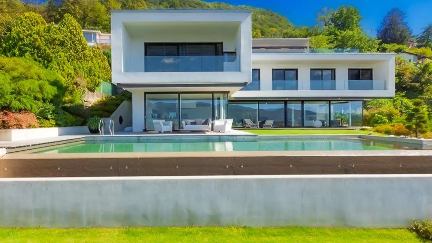 Lugano: modern villa with pool and lake view - Photo 3 of 13