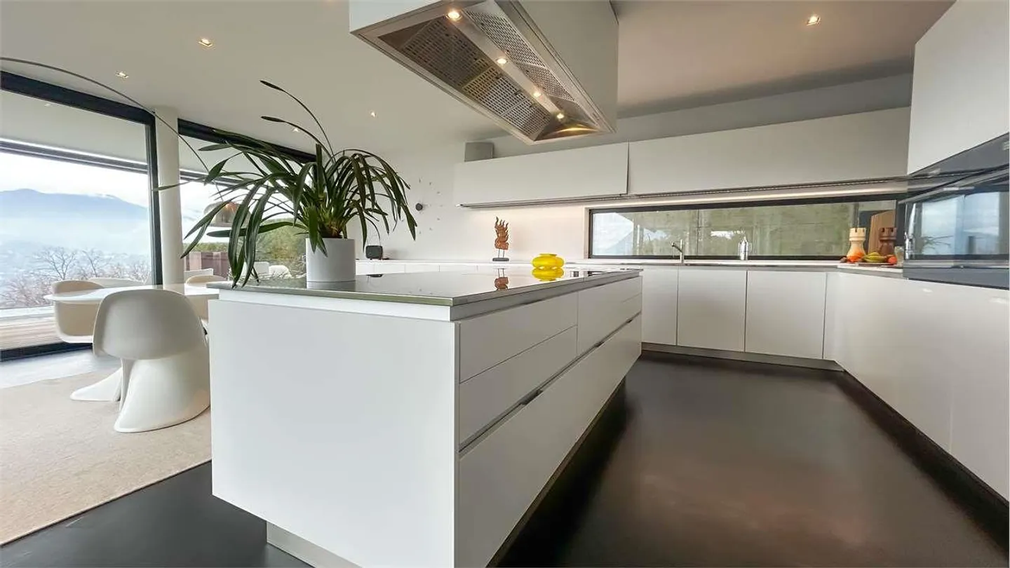 Lugano: modern villa with pool and lake view - Photo 6 of 13