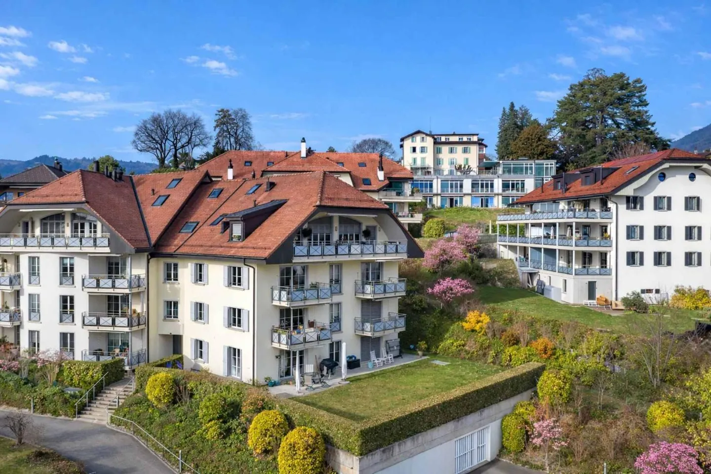 Appartement spacieux avec jardin - Photo 4 sur 10