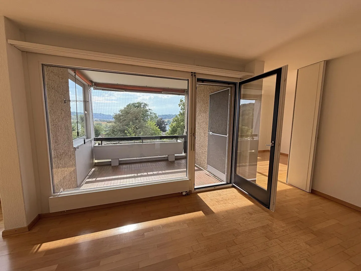 Spacious 5.5-room apartment in a quiet location with beautiful views - Photo 23 of 28