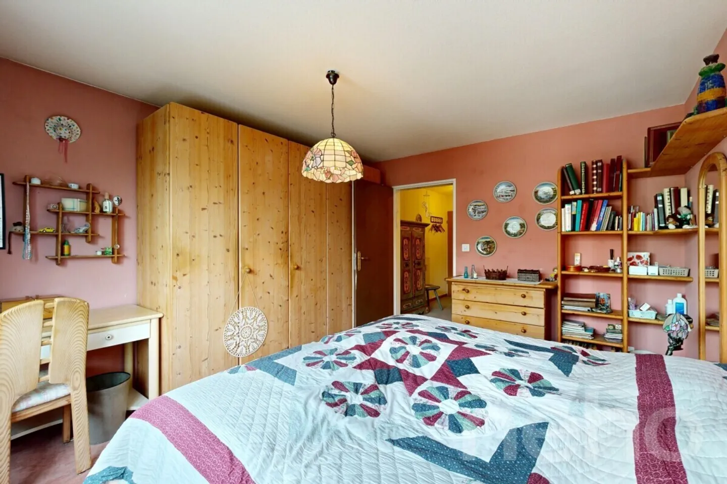 Sunny 3.5-room apartment with balcony and two parking spaces - Photo 11 of 13