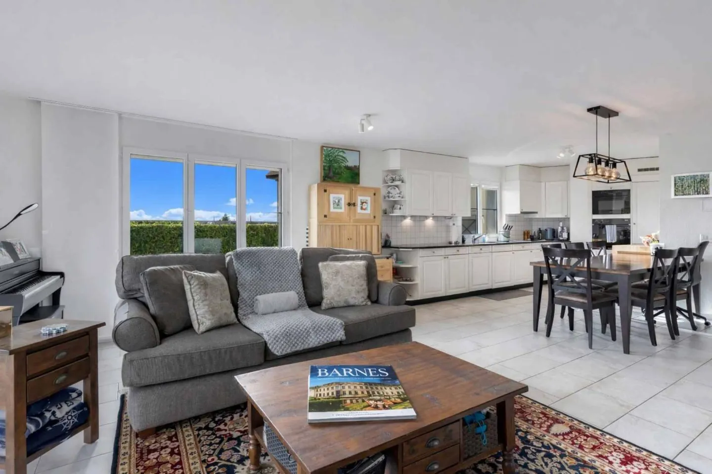 Appartement spacieux avec jardin - Photo 5 sur 10