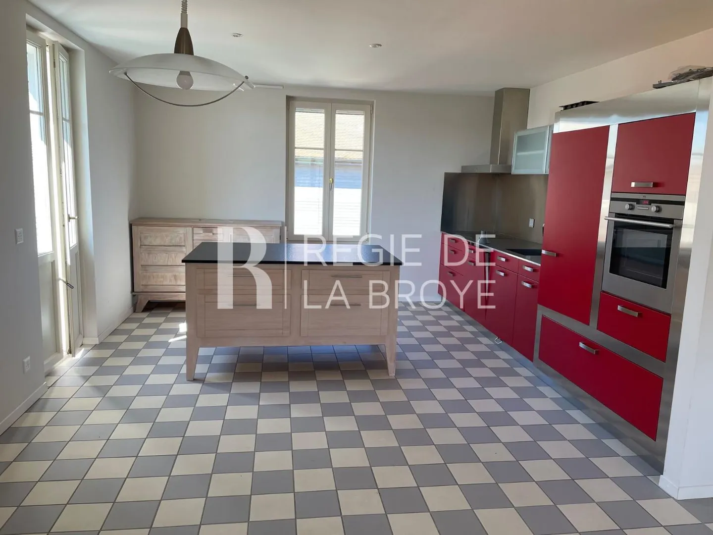 Geräumige Wohnung mit Balkon - Foto 1 von 3
