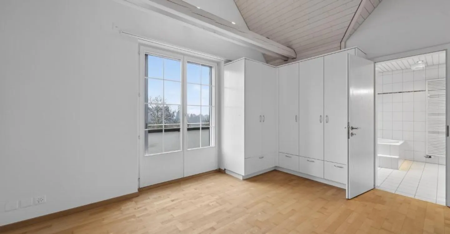 160 m² di superficie abitabile, camino accogliente e riscaldamento a pompa di calore - Foto 7 di 12
