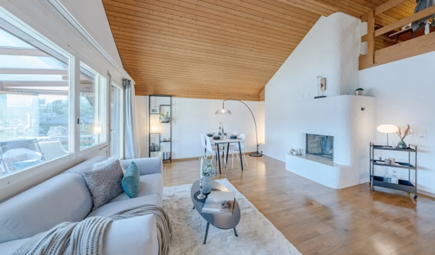 ATTRACTIVE MAISONETTE APARTMENT WITH SPECTACULAR VIEW - Photo 2 of 8