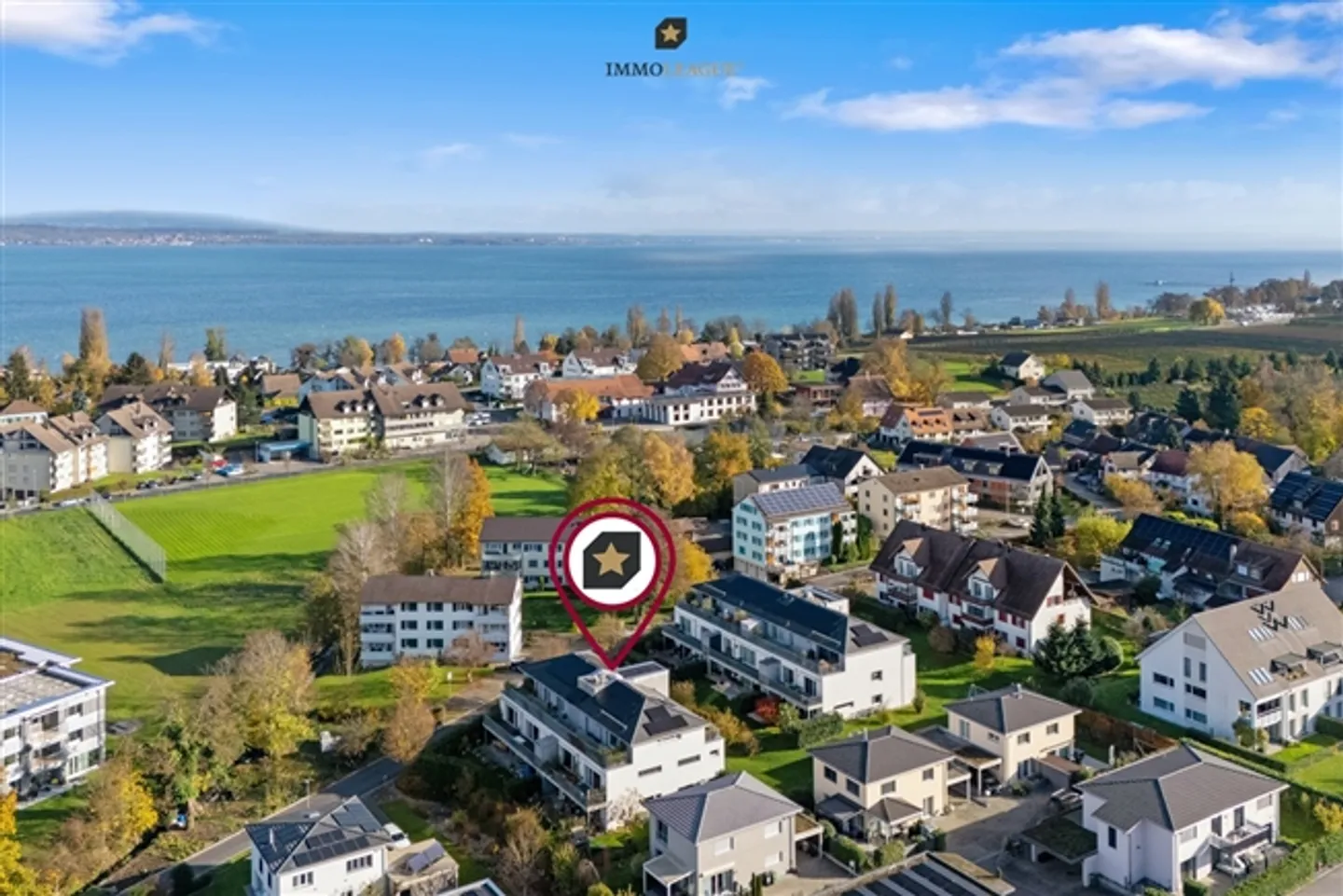 À seulement 500 mètres du lac. Rare appartement en attique avec espace et style. - Photo 1 sur 9