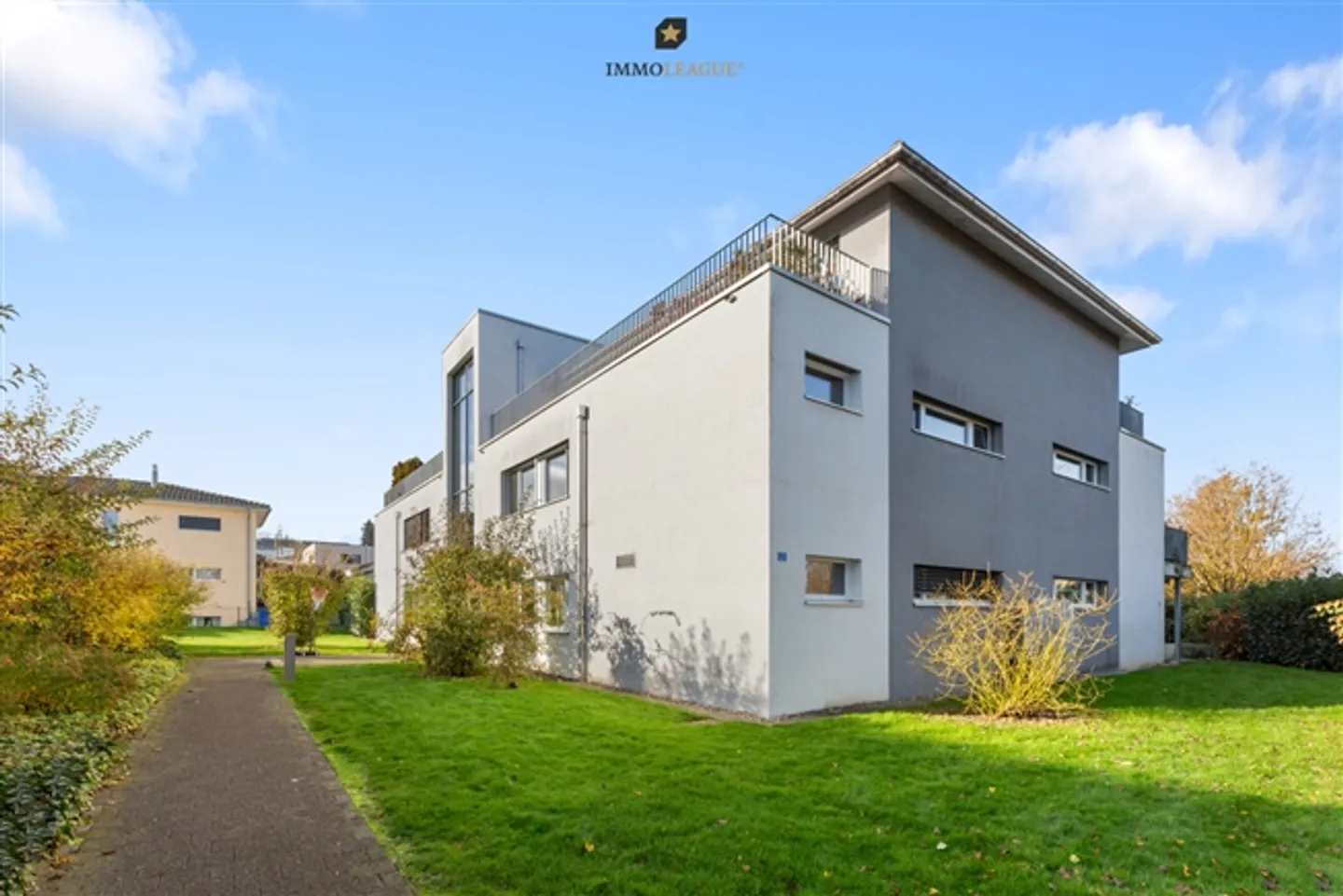 À seulement 500 mètres du lac. Rare appartement en attique avec espace et style. - Photo 7 sur 9