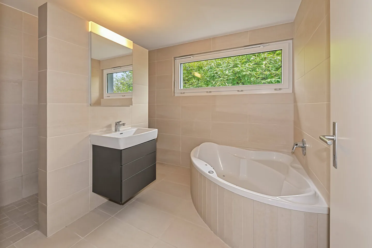Semi-Detached House 5.5 Rooms - Photo 3 of 6