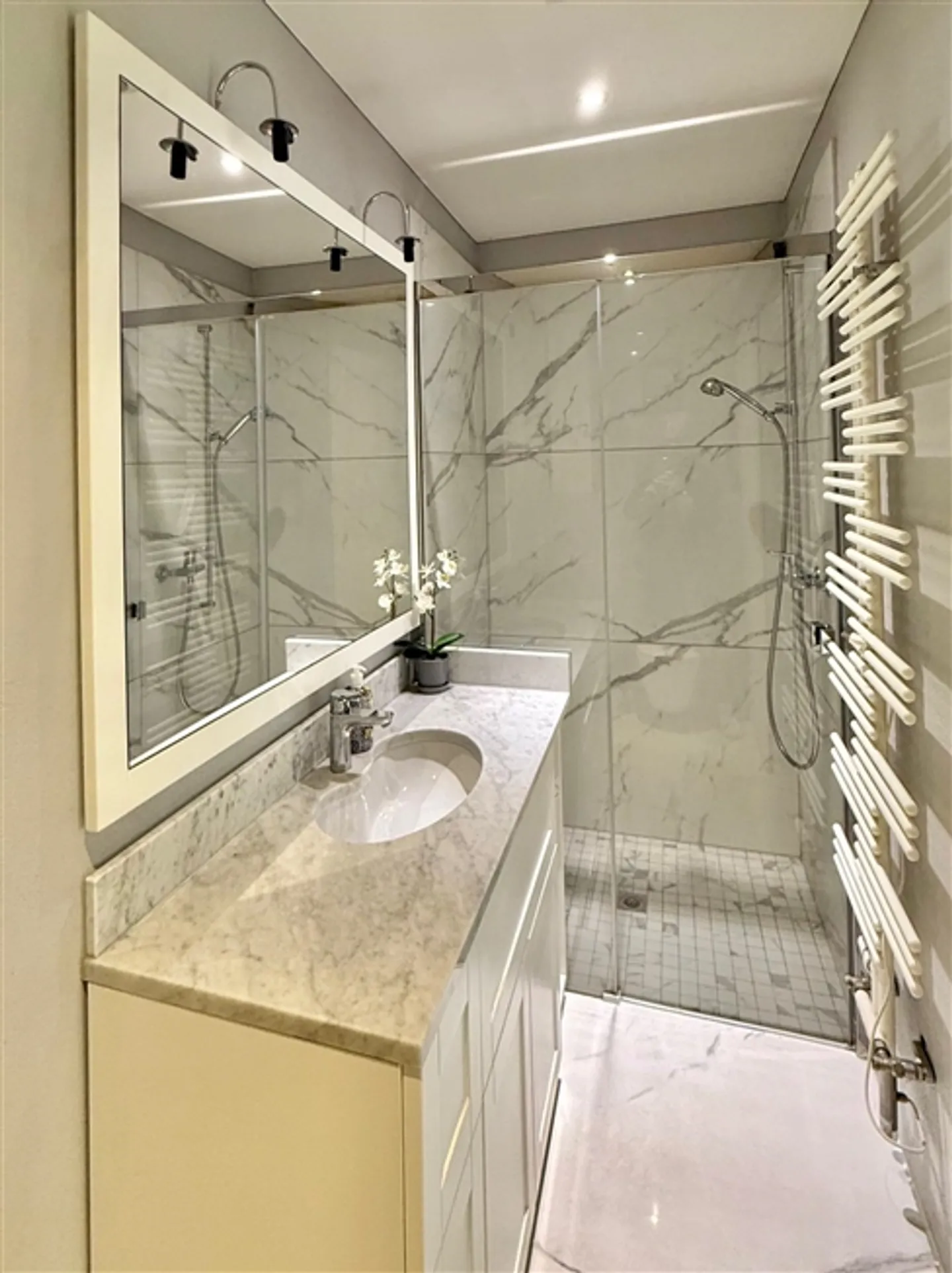 CASA VACANZE CON UNA MERAVIGLIOSA VISTA SUL LAGO - SECONDA RESIDENZA - Foto 9 di 11