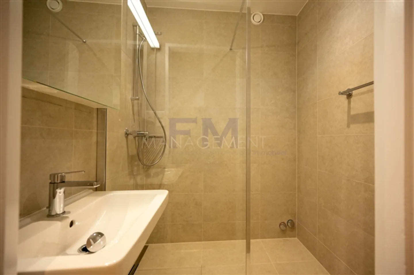 Eaux-Vives, 2 Rooms on the 3rd Floor, approx. 35m2 - Photo 3 of 5