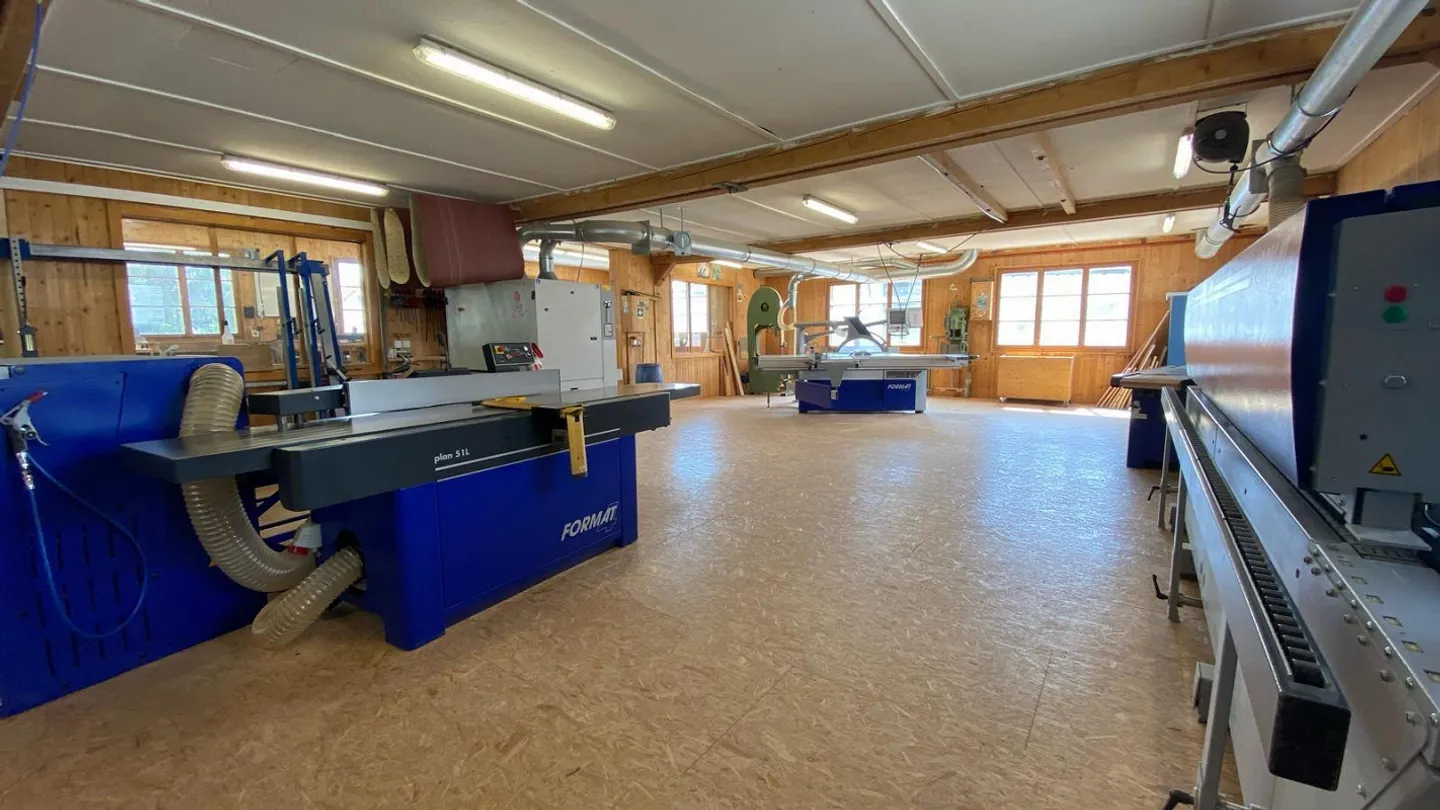 Espace commercial attrayant (environ 300 m2) dans un emplacement central à Flims village - Photo 4 sur 6