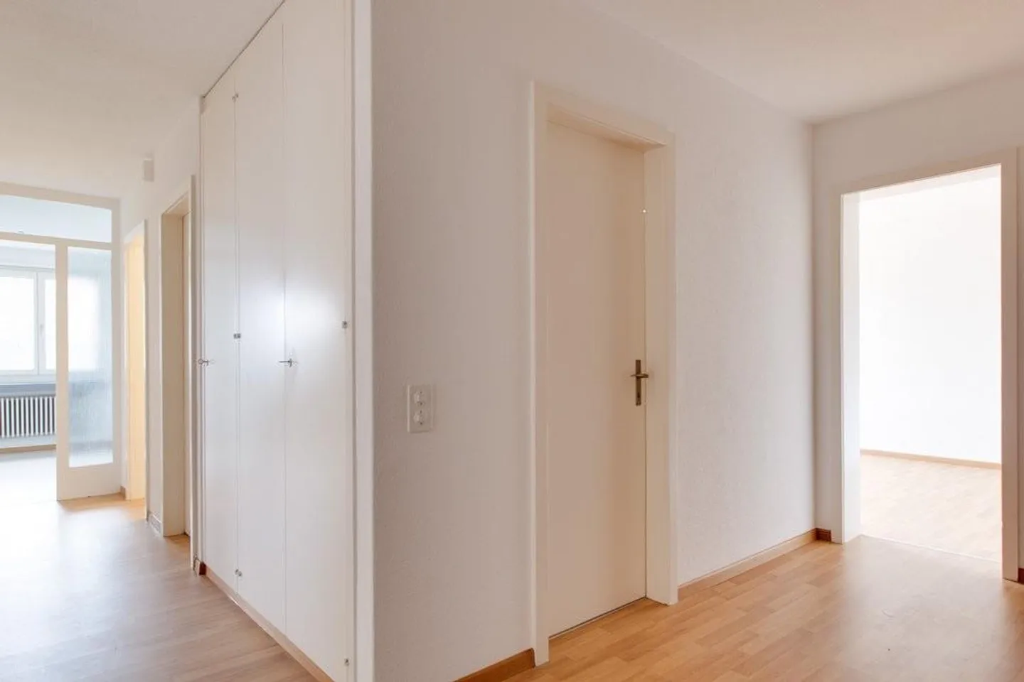 Helle 3-Zimmerwohnung mit Balkon an Waldrandlage zu vermieten! - Foto 2 von 7