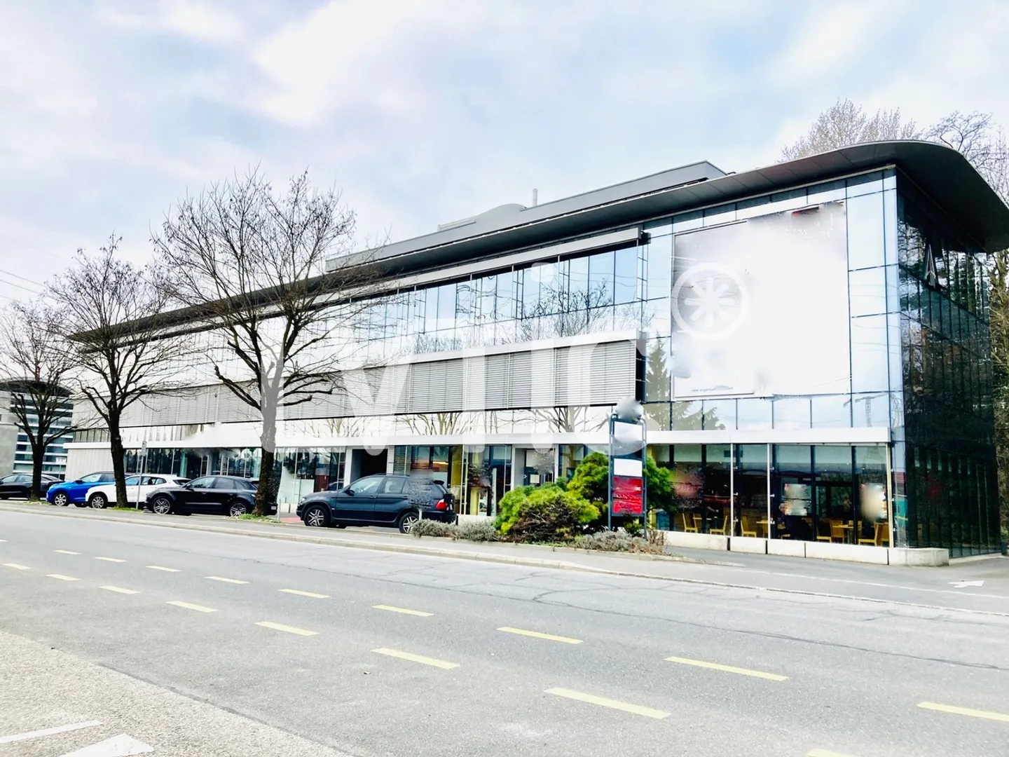 Spazio commerciale di 290 m2 idealmente situato a Crissier - Foto 2 di 8