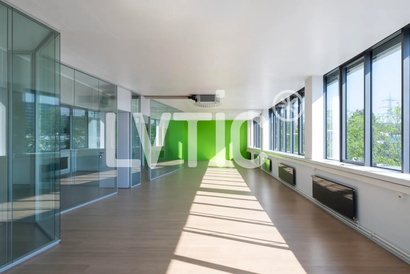 Spazio commerciale di 290 m2 idealmente situato a Crissier - Foto 1 di 8