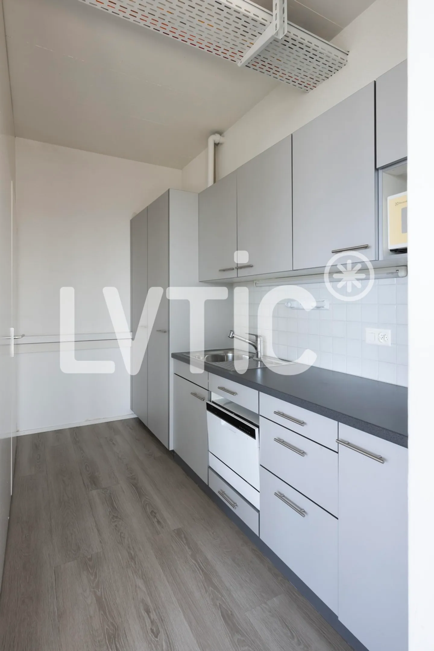 Spazio commerciale di 290 m2 idealmente situato a Crissier - Foto 6 di 8