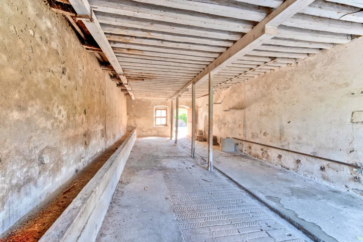 Wunderschönes historisches Gebäude - Foto 3 von 12