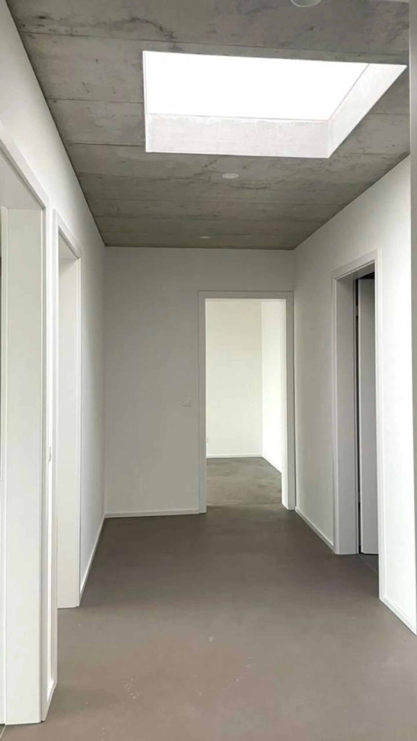 Appartamento moderno con terrazze - Foto 5 di 13