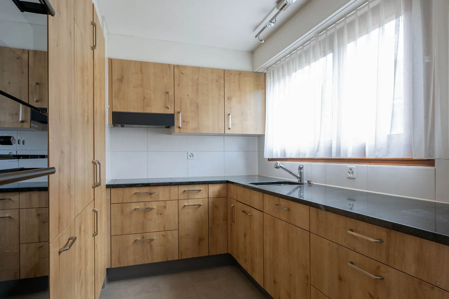Appartamento 3.5 locali con stanze hobby vicino al Kannenfeldpark a Basilea - Foto 4 di 12