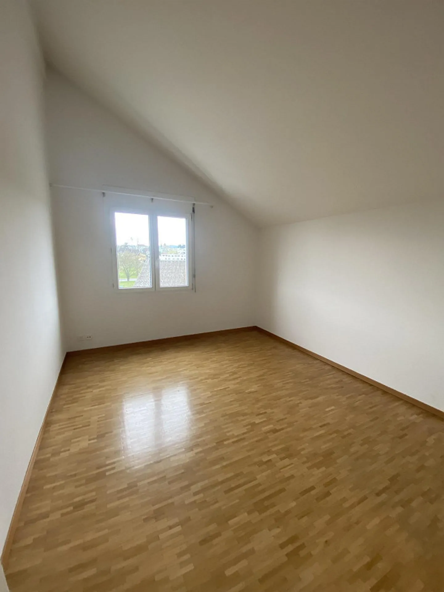 Geräumige Dachwohnung mit Terrasse - Foto 7 von 10