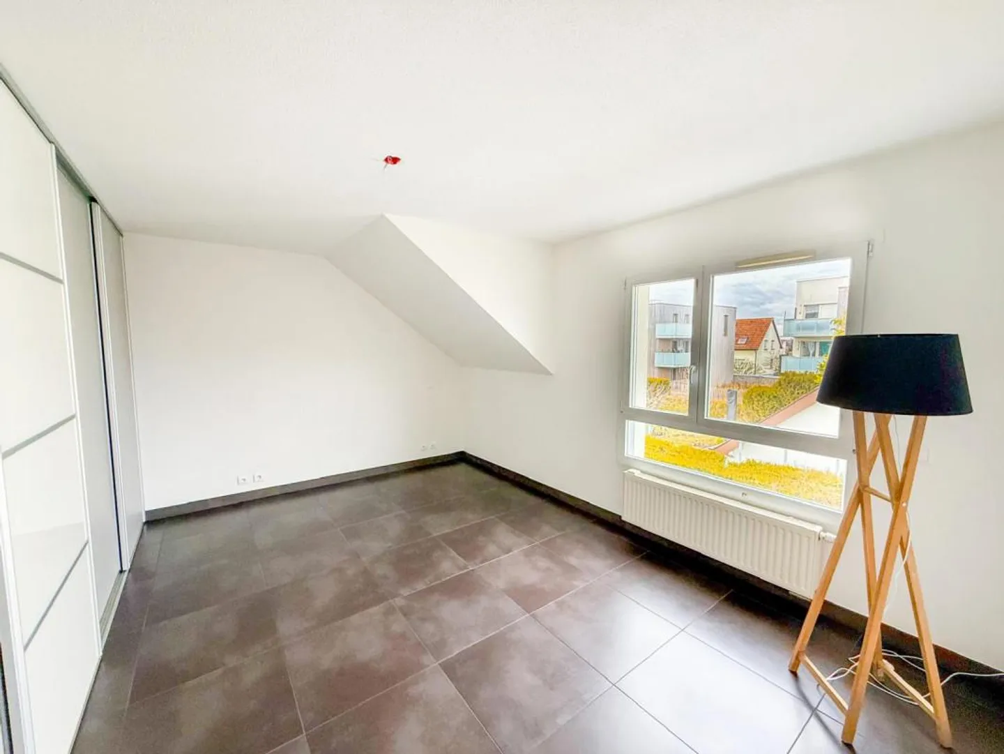 In Frankreich, Village-Neuf: Die 4-Zimmer-Premium-Wohnung mit einzigartigen Merkmalen - Foto 3 von 5