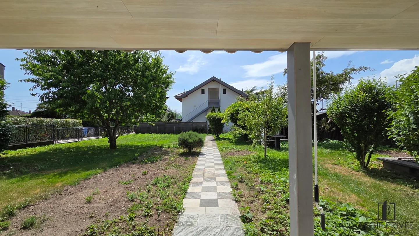 Appartamento con seminterrato privato e immenso giardino - Foto 9 di 14