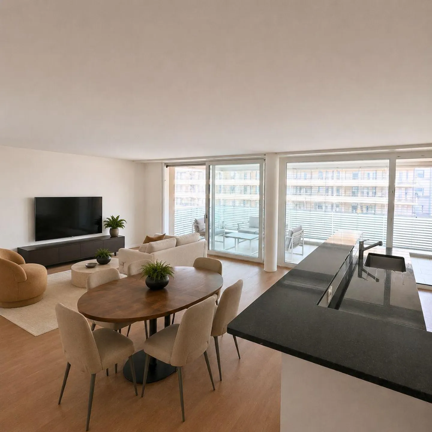 A louer - Appartement de 4.5 pièces à proximité immédiate de la gare - Photo 3 of 8