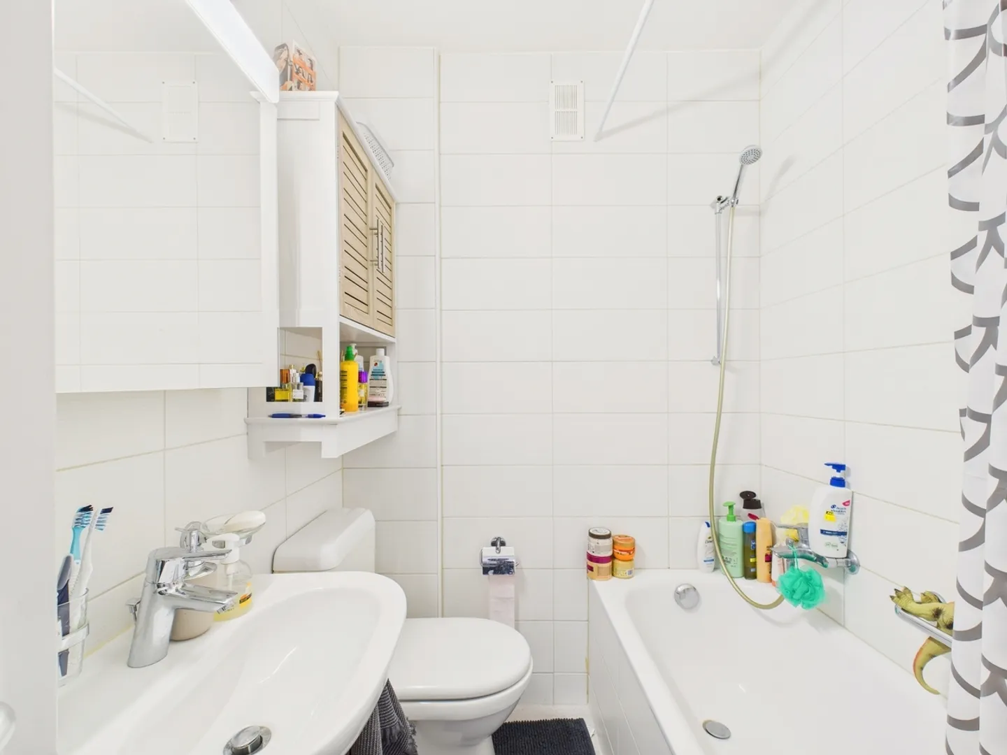 Appartamento ristrutturato di 3,5 locali nel cuore di Le Locle – calma, modernità e comfort - Foto 7 di 8