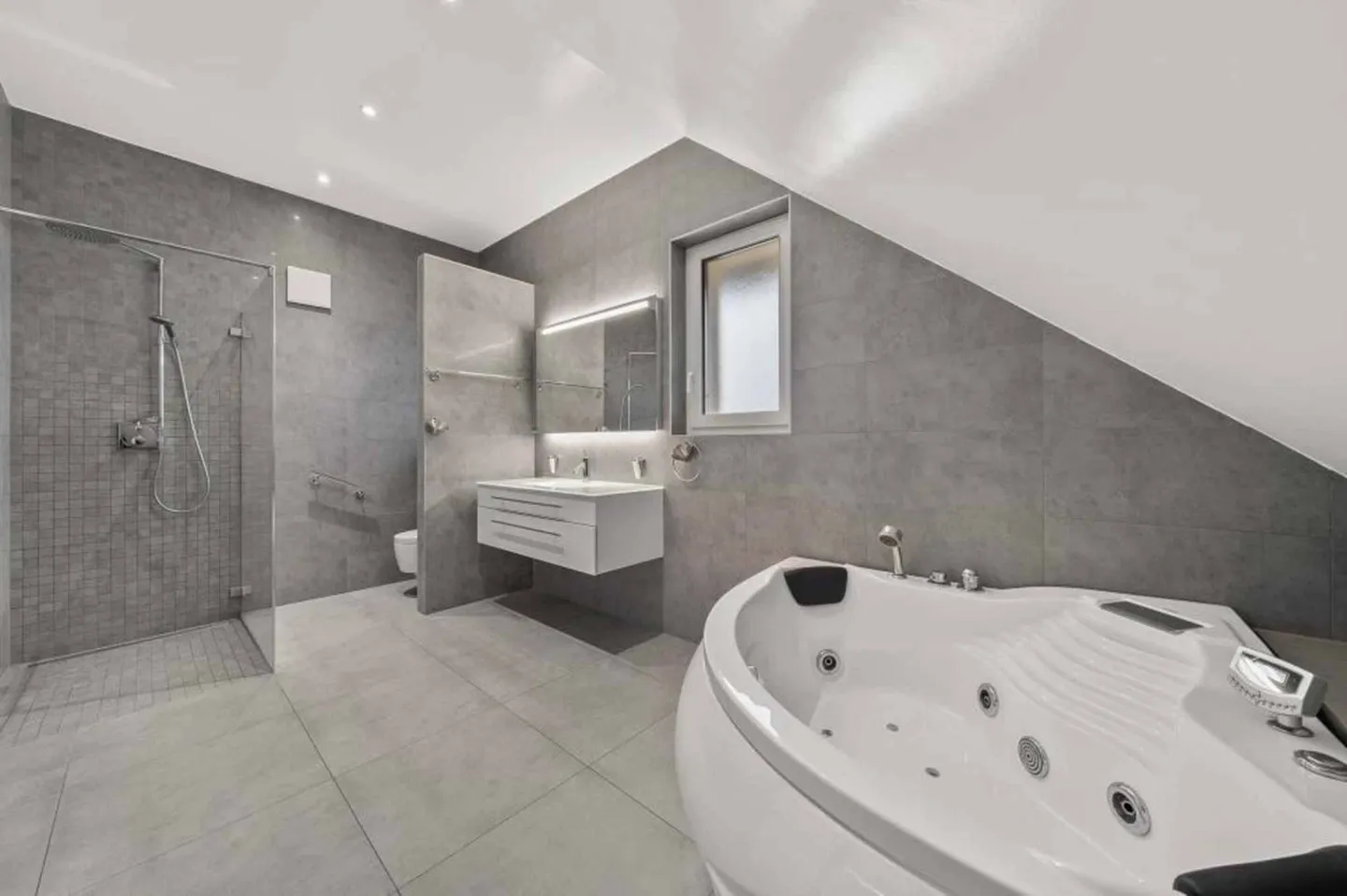 Magnifique appartement duplex de 5,5 pièces avec vue - Photo 6 sur 8