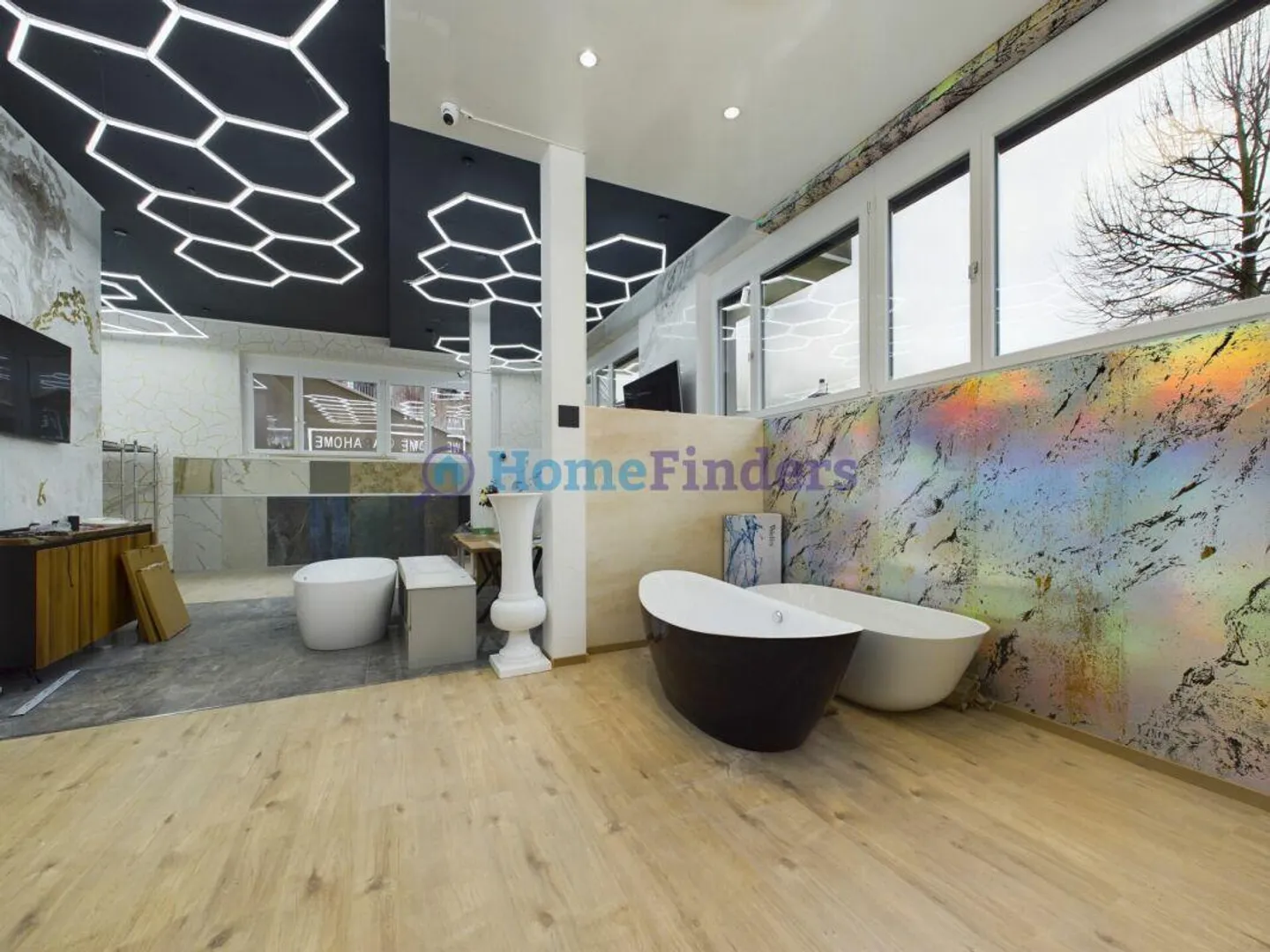 MODERN AND SPACIOUS - YOUR NEW BUSINESS LOCATION! - Photo 4 of 9