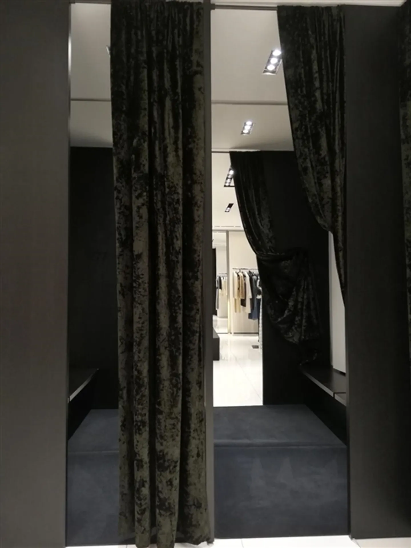 OPPORTUNITY - HYPERCENTER - 90 M2 ARCADE IS BEING HANDED OVER - Photo 10 of 13