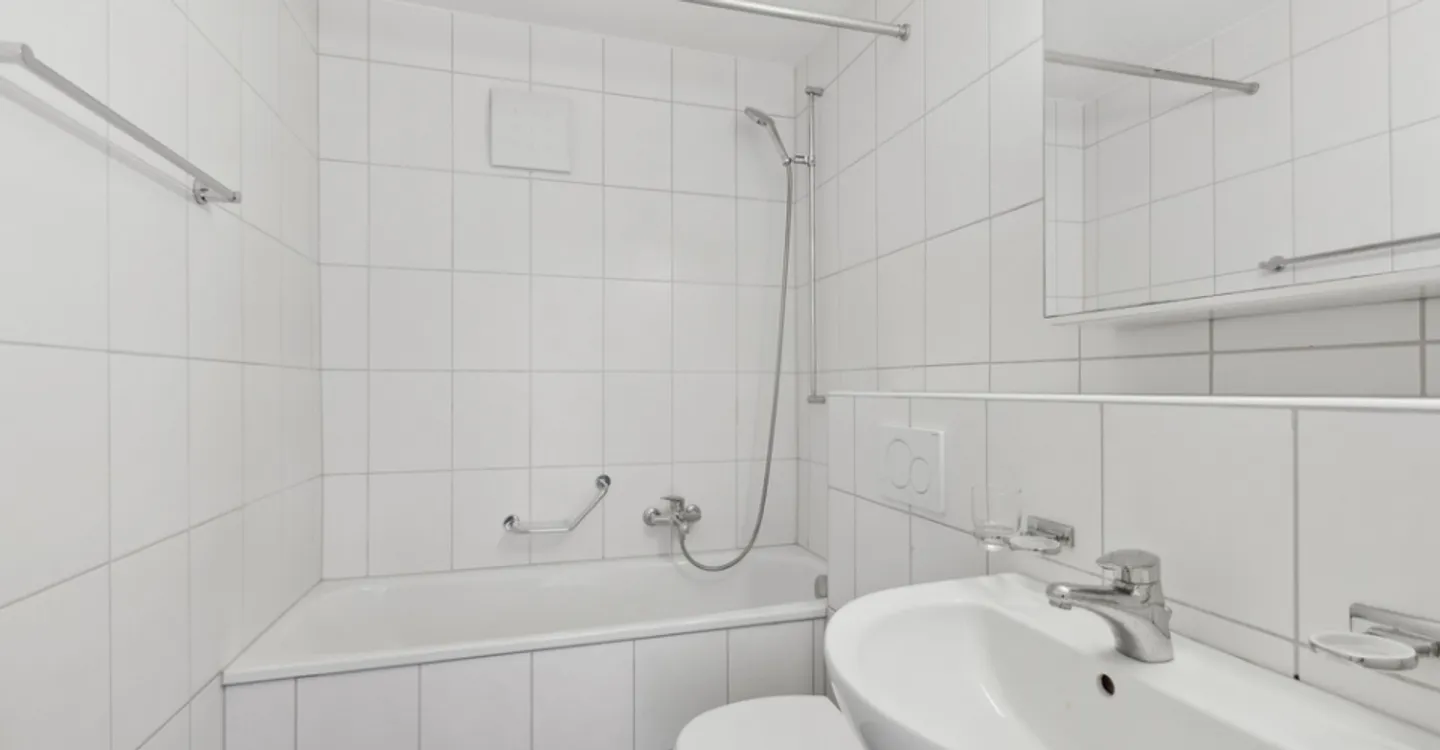 Beautiful apartment in an ideal location - Photo 5 of 8