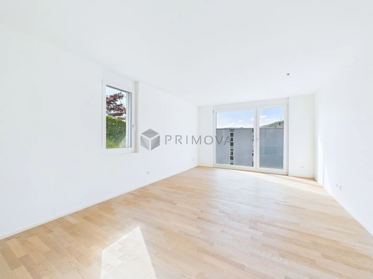 Limitless living experience in light-flooded large rooms - Photo 7 of 12